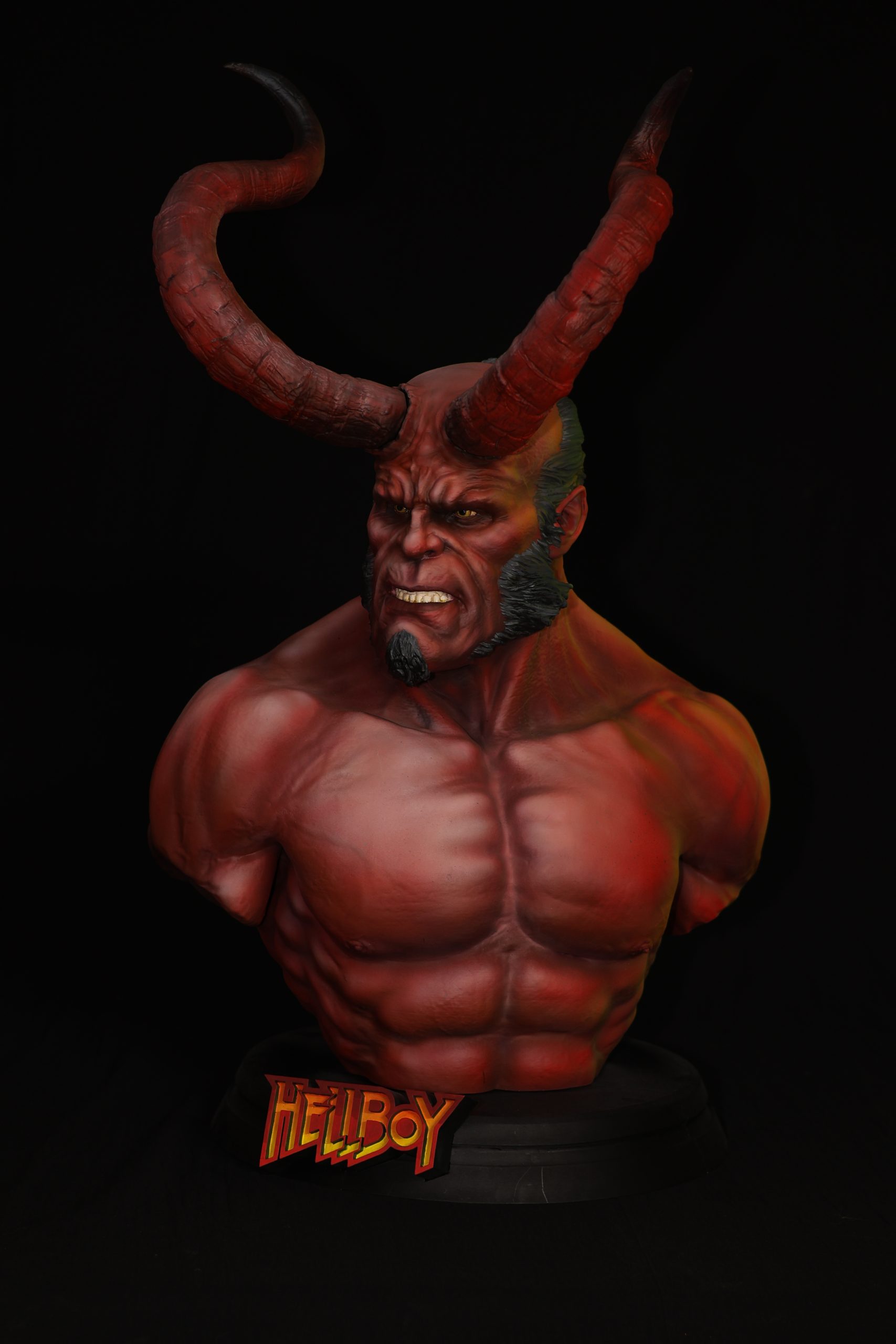 Busto Hellboy – Anung Un Rama