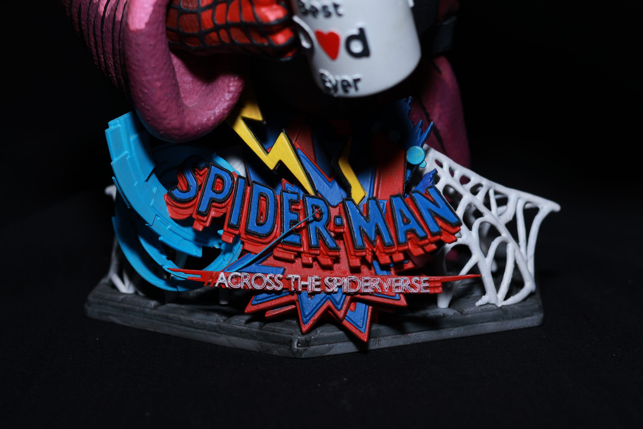 Peter B. Parker & Mayday Parker – Spider-Man: Across the Spider-Verse - Imagen 2
